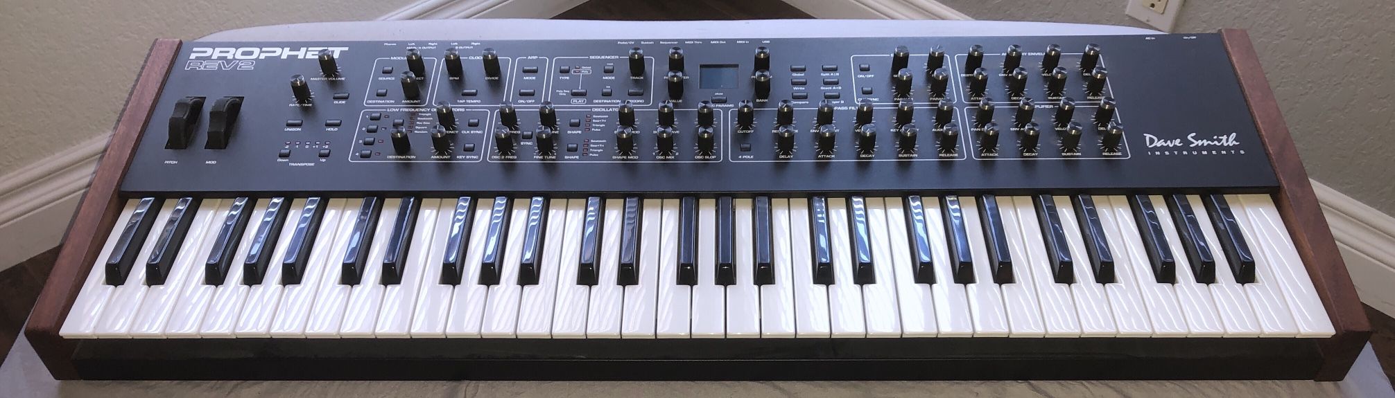 Dave Smith Instruments Prophet Rev2 16-Voice Polyphonic Analog Synthesizer 