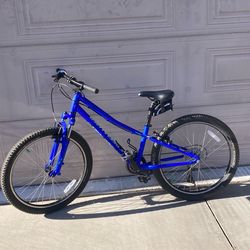 Kids 8 gear Specialized mountain bike (pick up only, with cash)