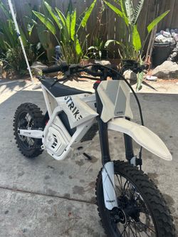 Strike 60v throne