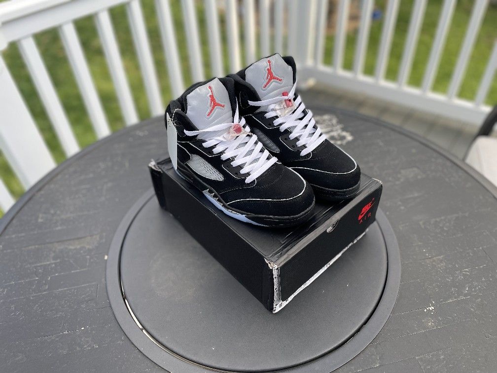 Jordan 5 Black Mettalics (2025 Release)