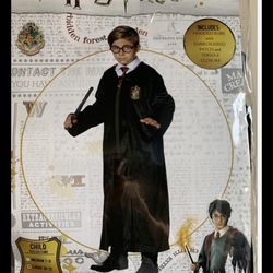 Harry Potter Gryffindor Robe Child HOODE ROBE  Costume Size L (10-12), includes hooded Robe with embroidered patch and toggle closure, new, inside hoo