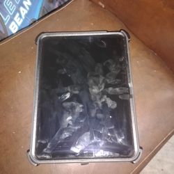 Excellent condition iPad (A16) 128gb