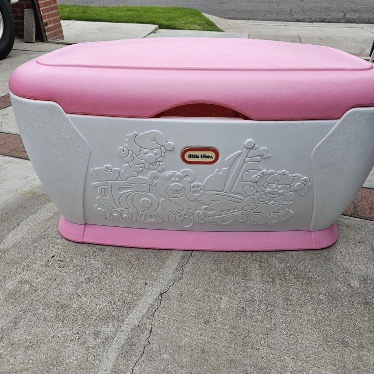 Little Tikes Pink And White Toy Box for Sale in San Fernando CA OfferUp