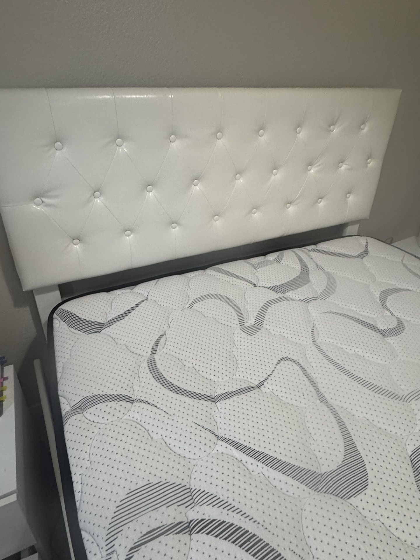 Full Size Bed With Drawers And Mattress