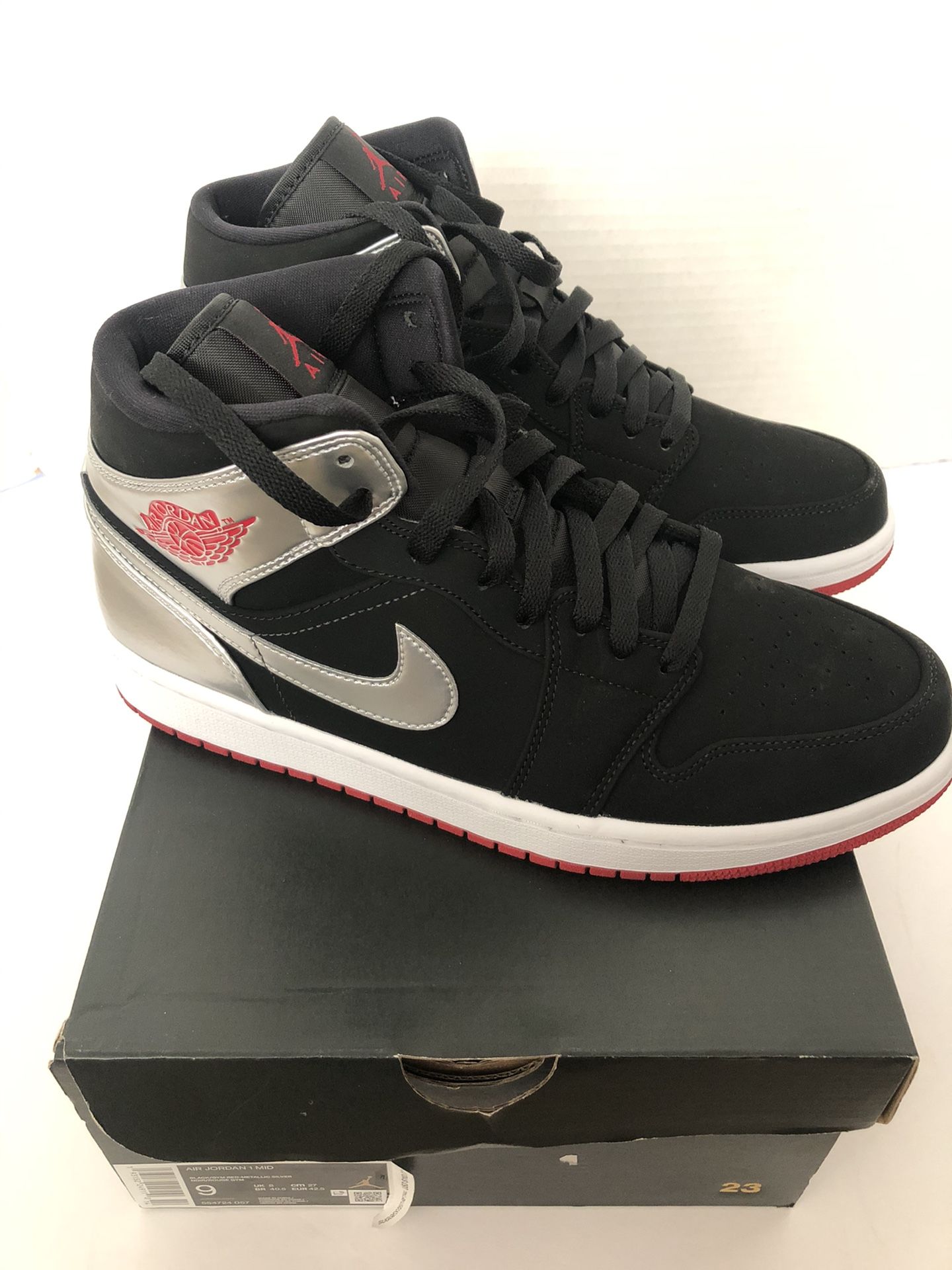 Jordan retro 1 Mid