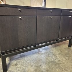 Credenza 