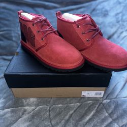 Uggs Neumel Graphic Outline