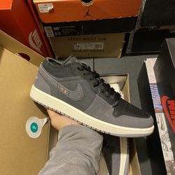 Jordan 1 Low Craft Inside Out Black size 9 VNDS