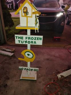 Green Bay decorative birdhouse