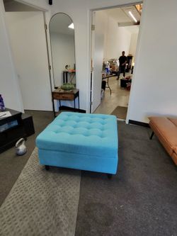 Spirit of Art Teal Blue Ottoman square YL02