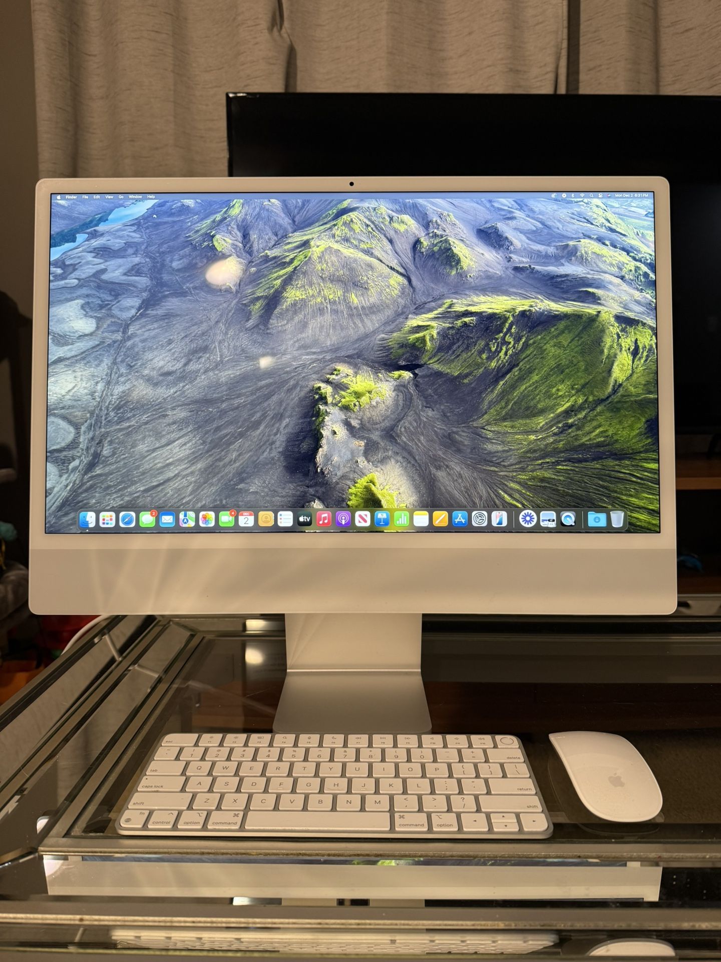 2021 iMac, M1 Chip, 24inches, 512GB Storage