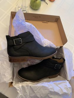 Clark’s women’s size 9 leather boots