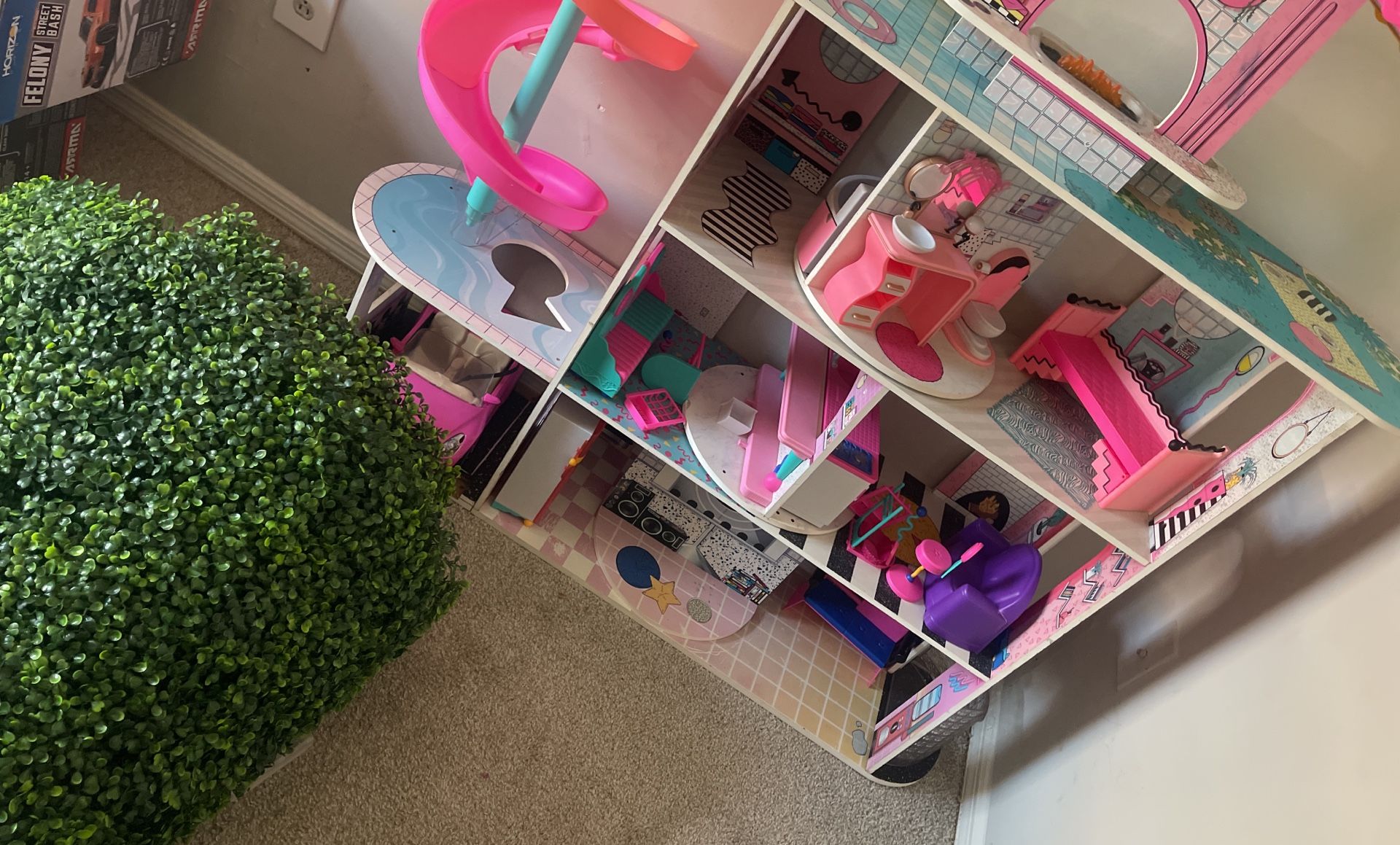 Lol Doll House And Grass Wall