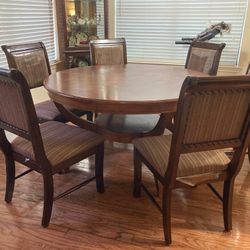 DINING TABLE & 6 CHAIRS