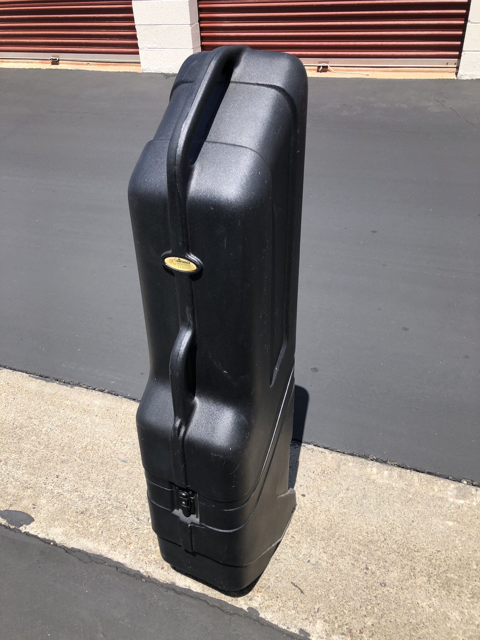 Bruno’s Memorial Classic Golf Hard Shell Traveling Case