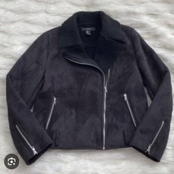 Forever 21 black zip up moto suede / Sherpa lining jacket  new w/ tags 