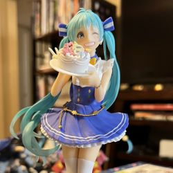 12th Anniversary Hatsune Miku Figure