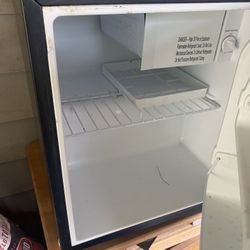 Mini fridge