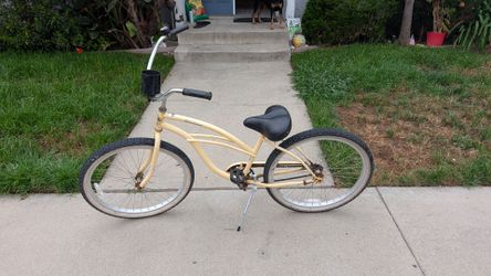 Cool 26 inch womans beach cruiser good tubes and tires