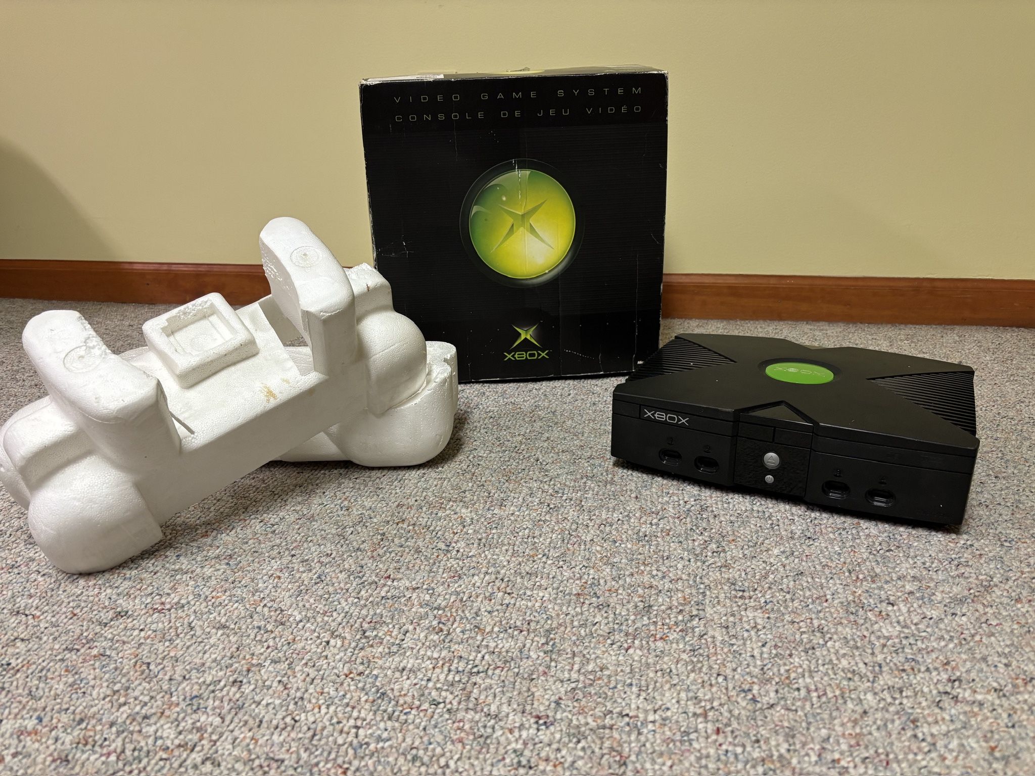 Original Xbox Console with Box – For Parts or Collector’s Item