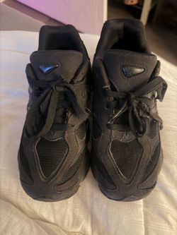 New Balance 990 black sneakers