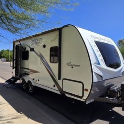 Freedom Express Travel Trailer 22.5 Ft