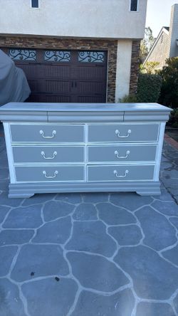 Dresser