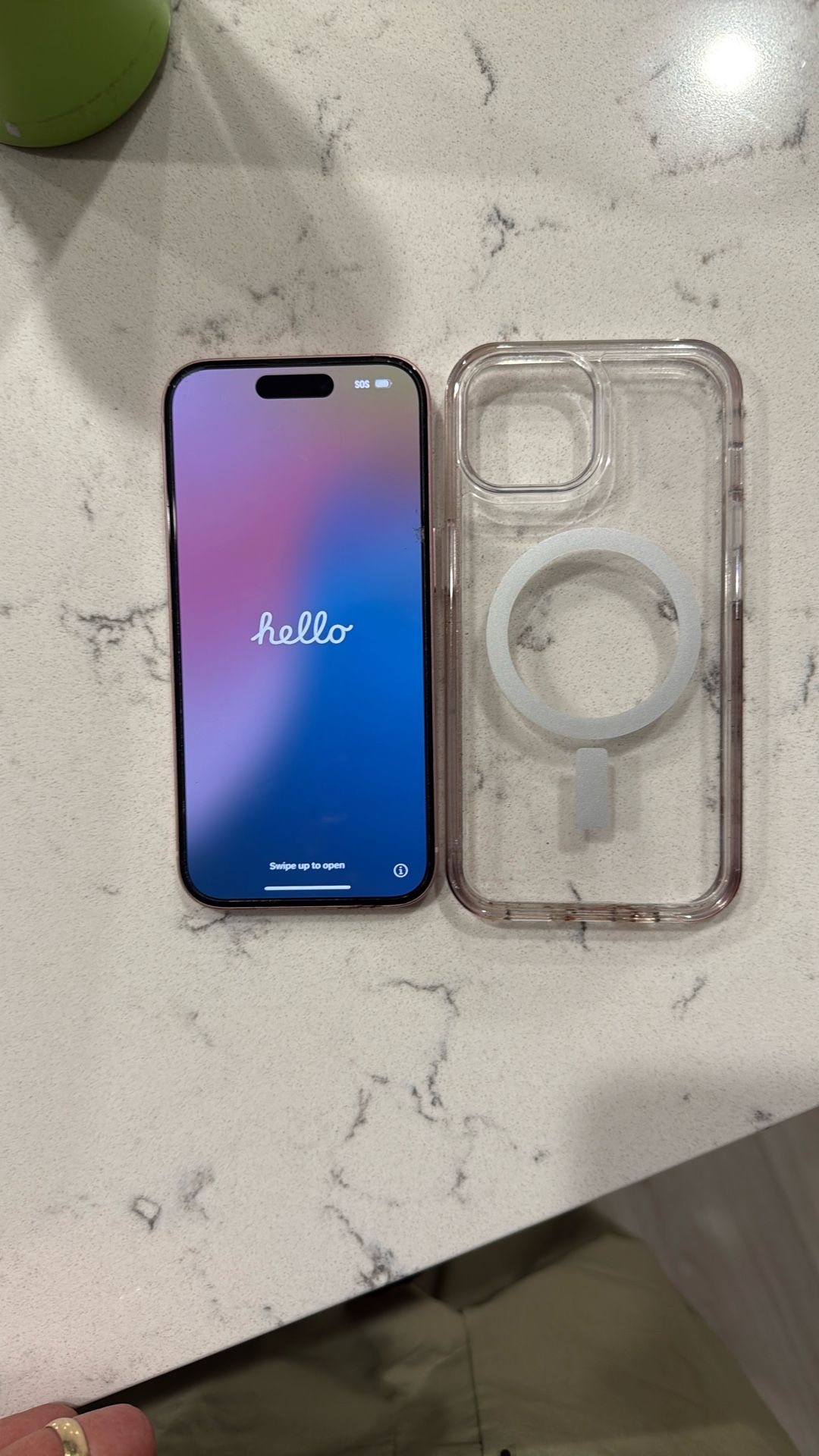 iPhone 15 128GB - UNLOCKED - Pink w/ Case