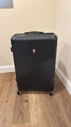 Tucci Large Checked Roller Bag