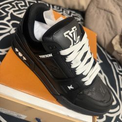 Louis Vuitton Sneakers 