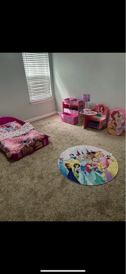 Disney Princess Girls Bedroom Set – Bed, Desk, Rug & More