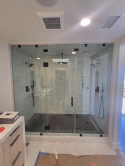 Show Glass, Custom