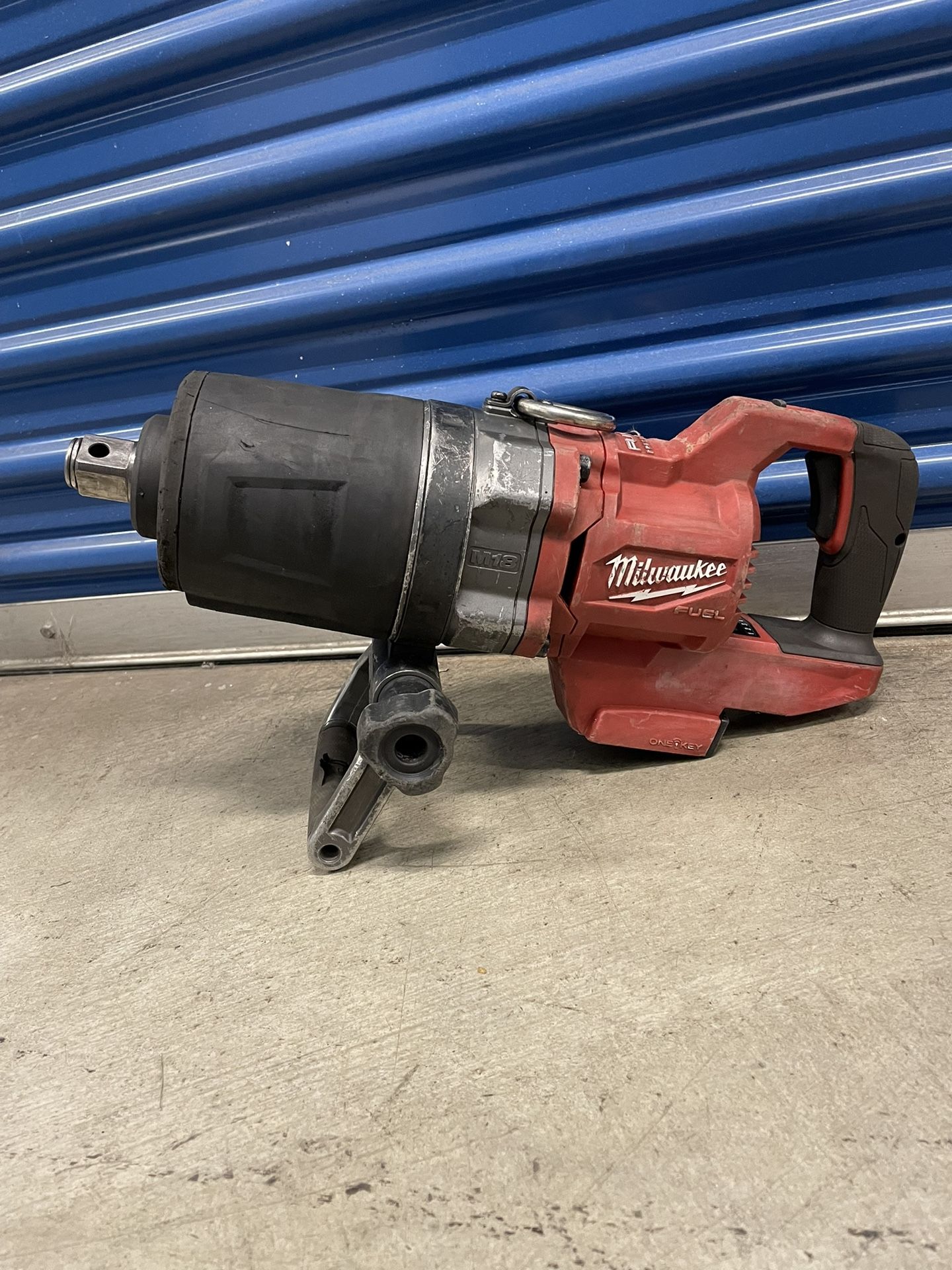 Milwaukee’s M18 FUEL 1in. D-Handle  High-Torque Impact Wrench 