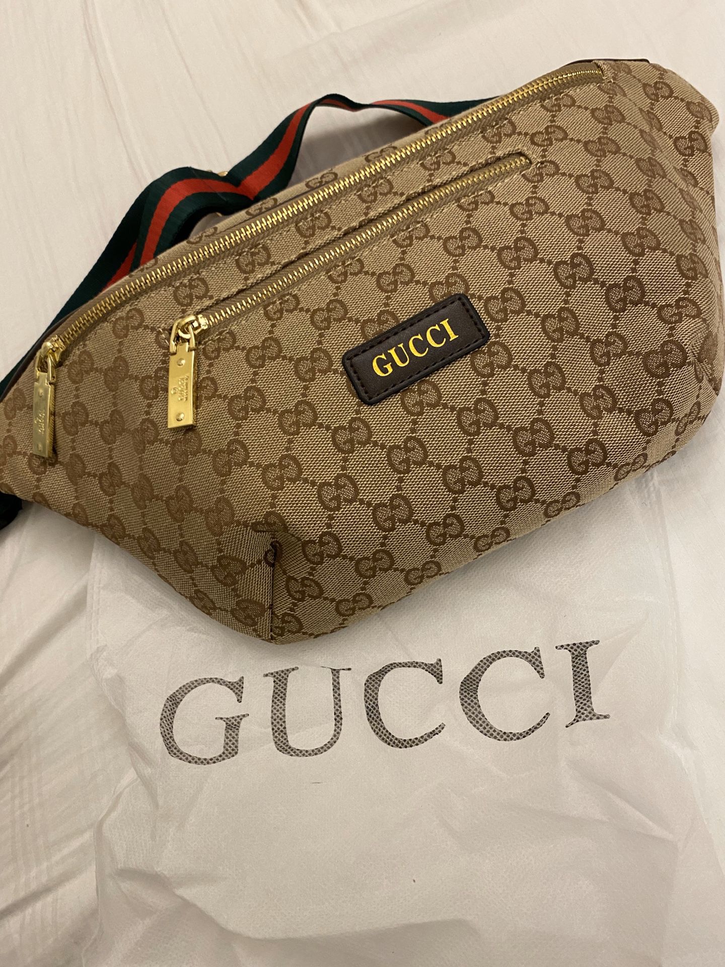 Gucci fanny pack bag