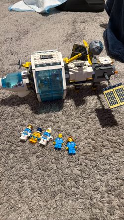 Lunar Space Station (60349)