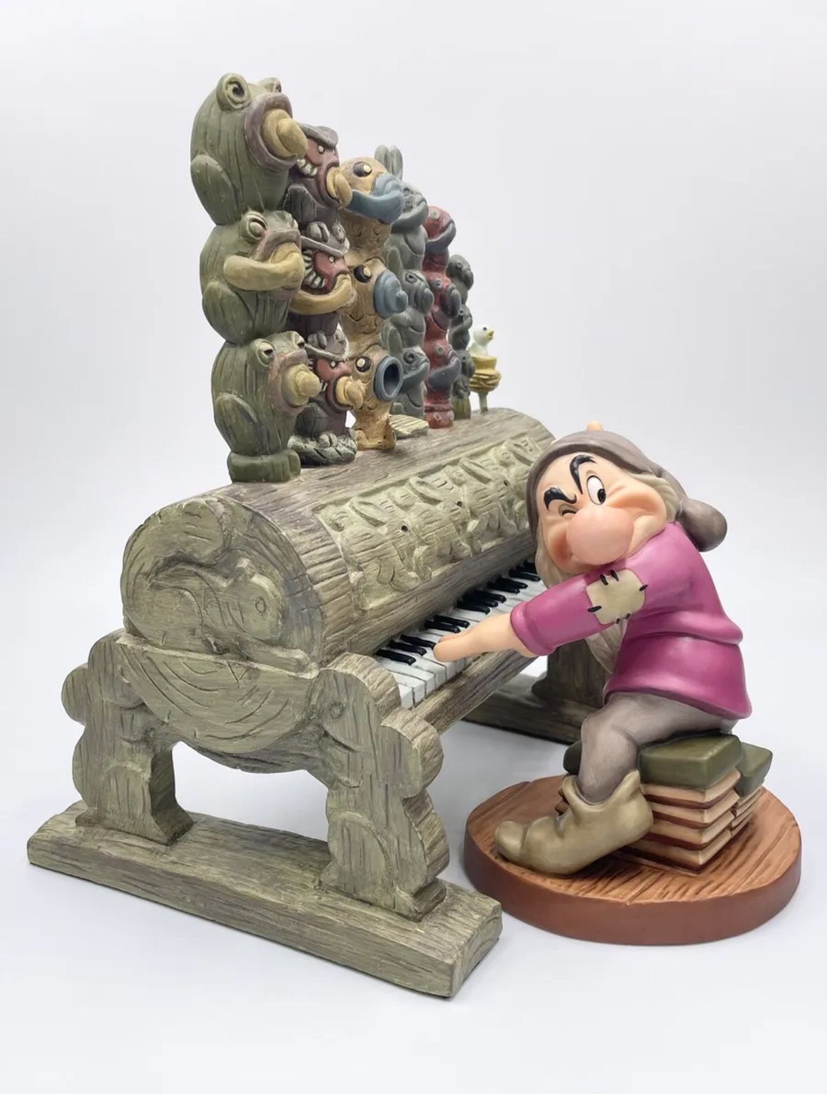 Disney Classics Snow White Grumpy w Pipe Organ 'HUMPH' #1028552 Box & COA. RARE