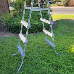 Pool Ladder!