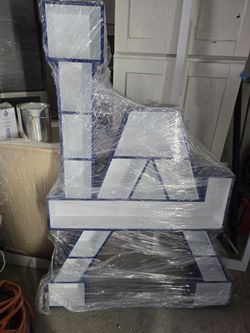 LA SHELVES CUSTOM
