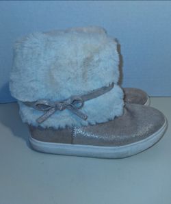 girl's size 1 beige/gold sparkly faux fur trimmed girl's cold weather boots $5 FIRM