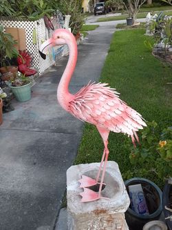 Colorful metal pink flamingo garden decor