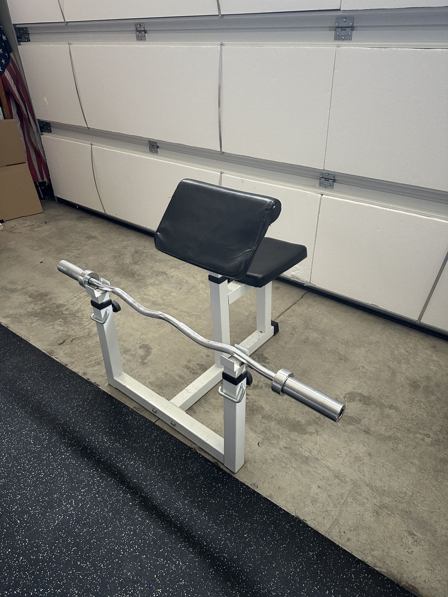 Curl Bar Bench