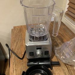 Aeitto Blender Slightly Used