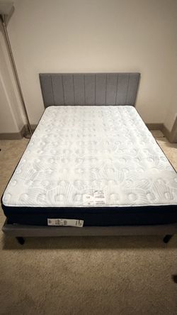 Serta Perfect Sleeper Queen Mattress – Barely Used