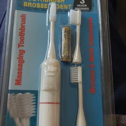 Massaging Electric Toothbrush Wirh 3 Heads