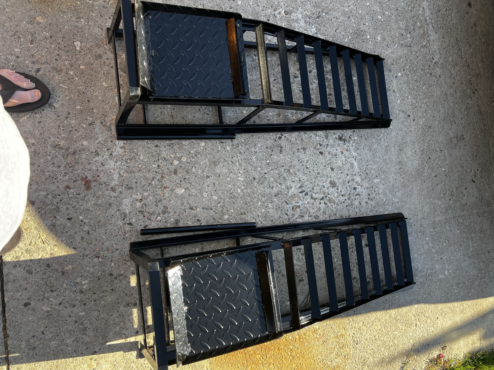 Auto Ramps With Raisable Platforms 