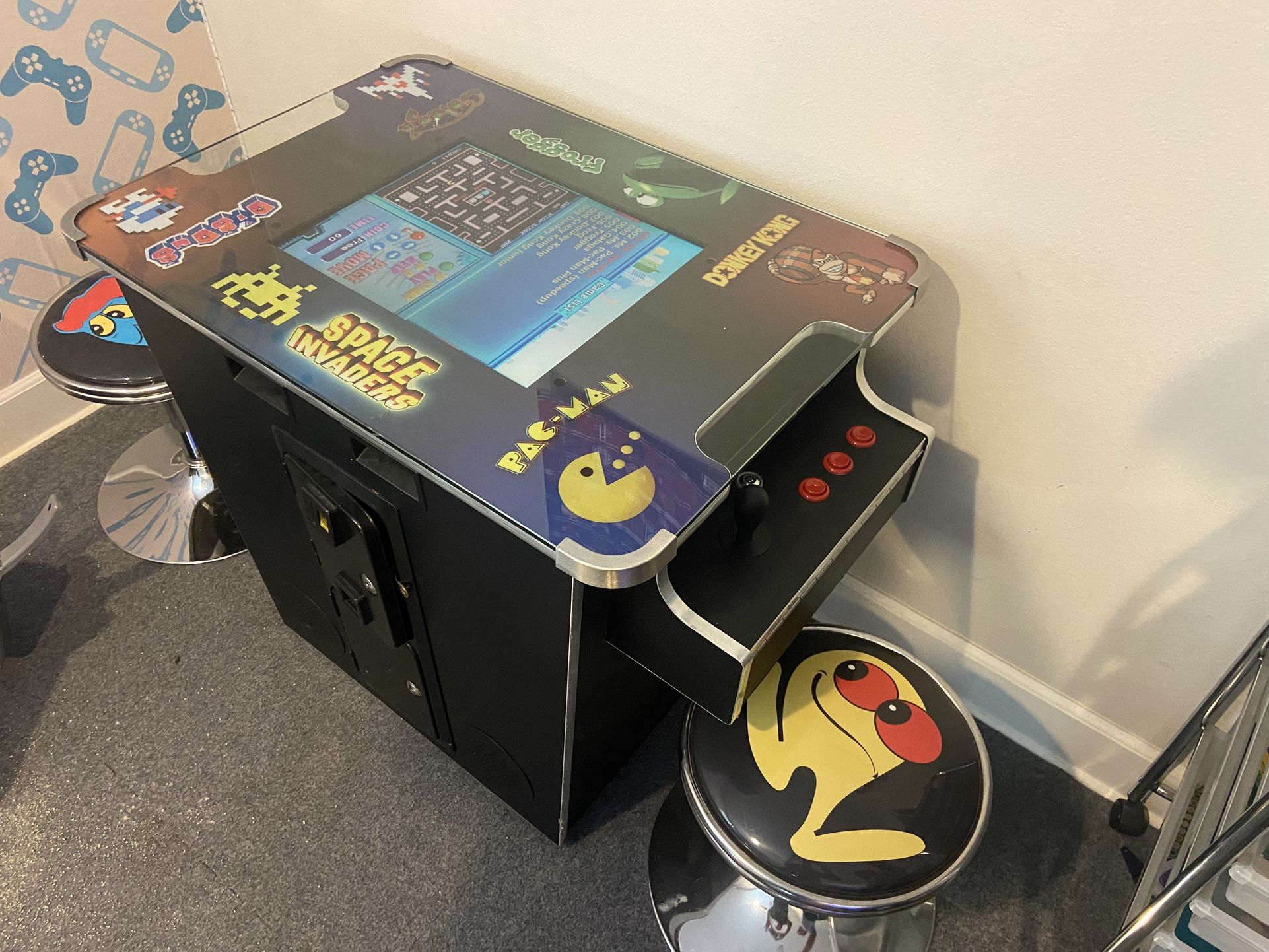 Retro Arcade Game Console w/2 stools