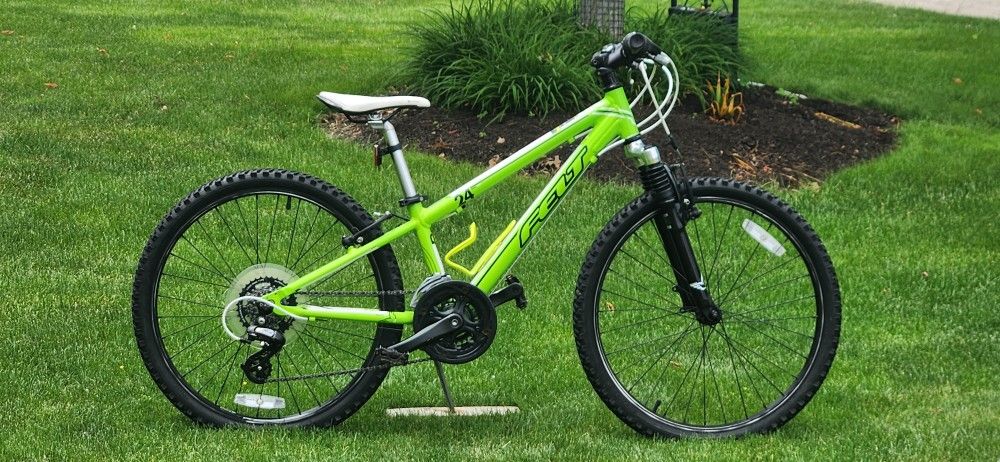 FELT TWENTY FOUR - 24 INCH WHEELS - ALL TERRAIN BIKE 21 SPEED - AGES 9-12  - SERVICED , TUNED