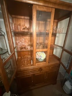 Hutch cabinet