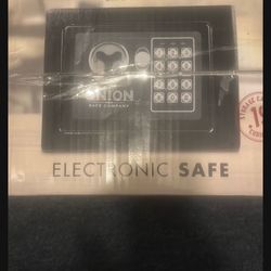 Electronic safe