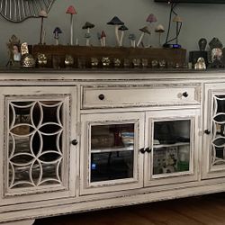 Console cabinet